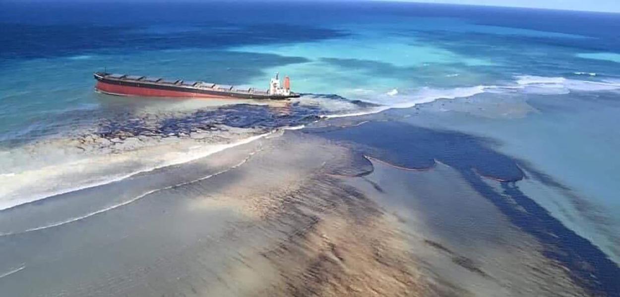 Maurício está enfrentando o desastre ecológico mais sério de sua história. Um vazamento de óleo, que começou em 6 de agosto, está afetando o sudeste da ilha