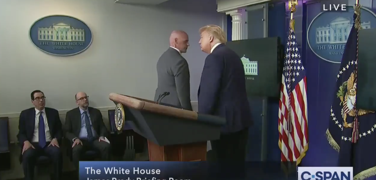 Donald Trump em coletiva de imprensa na Casa Branca