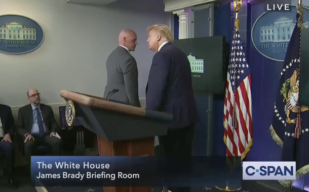 Donald Trump em coletiva de imprensa na Casa Branca