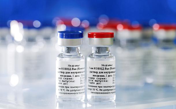 Foto de divulgação de amostras da vacina contra coronavirus desenvolvida pelo Instituto Gamaleya, de Moscou