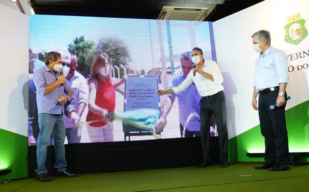 Governador Camilo Santana entrega obras de saneamento básico em várias cidades do estado