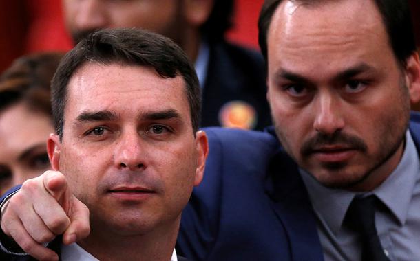 Carlos Bolsonaro e Flávio Bolsonaro