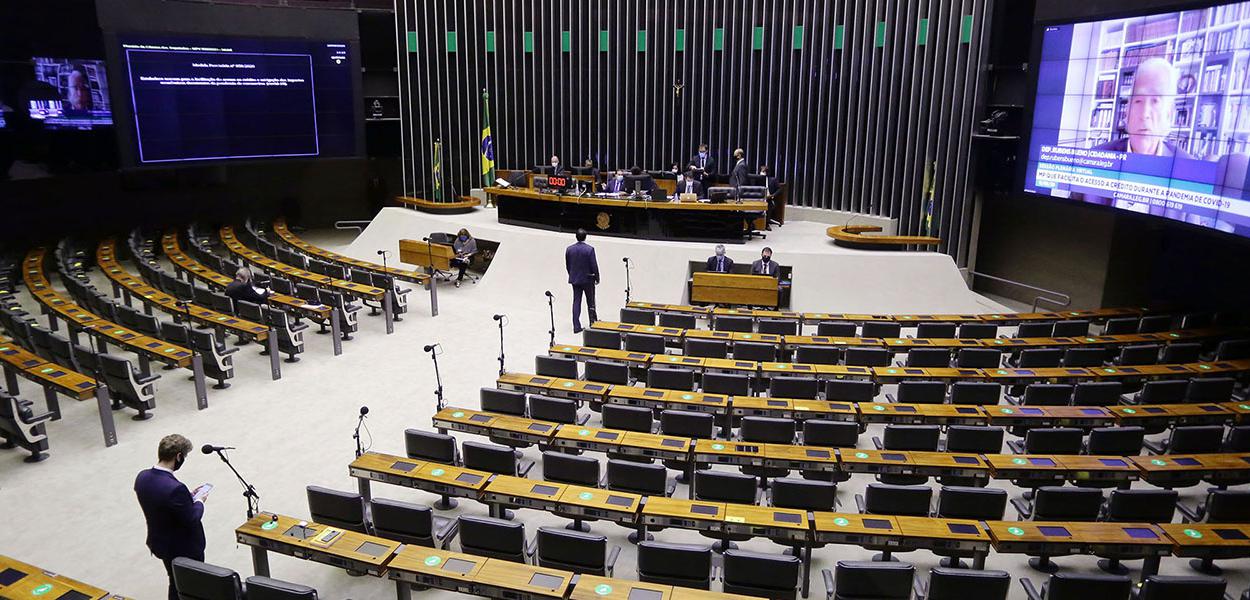 Sessão na Câmara dos Deputados em 18/08/2020