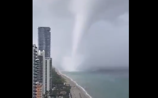 Tromba d'água vira tornado