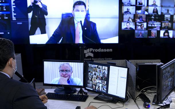 Sessão Deliberativa Remota (SDR) do Senado Federal realizada a partir da sala de controle da Secretaria de Tecnologia da Informação (Prodasen).