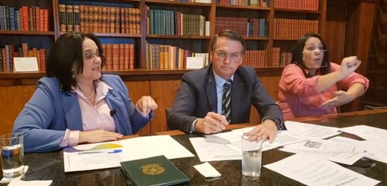 Jair Bolsonaro e Damares Alves