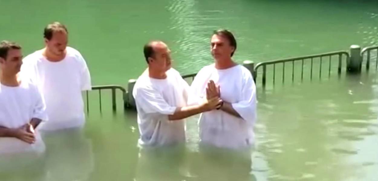 Pastor Everaldo batiza Bolsonaro