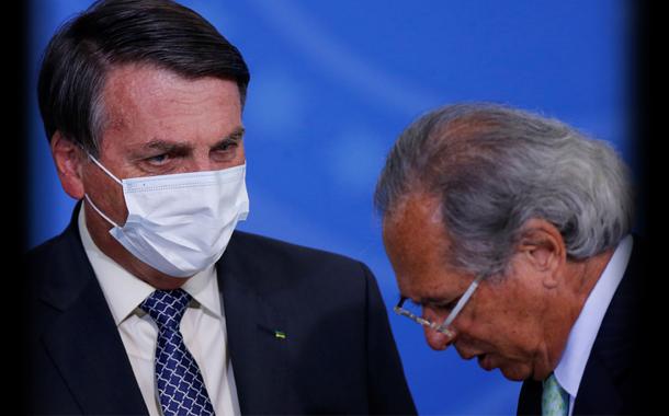 Bolsonaro e Guedes participam de cerimônia no Palácio do Planalto