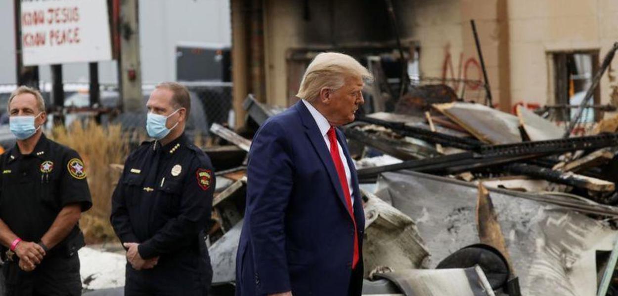 Presidente dos EUA, Donald Trump, visita local de protestos contra a brutalidade policial e a injustiça racial em Kenosha, no Wisconsin 01/09/2020