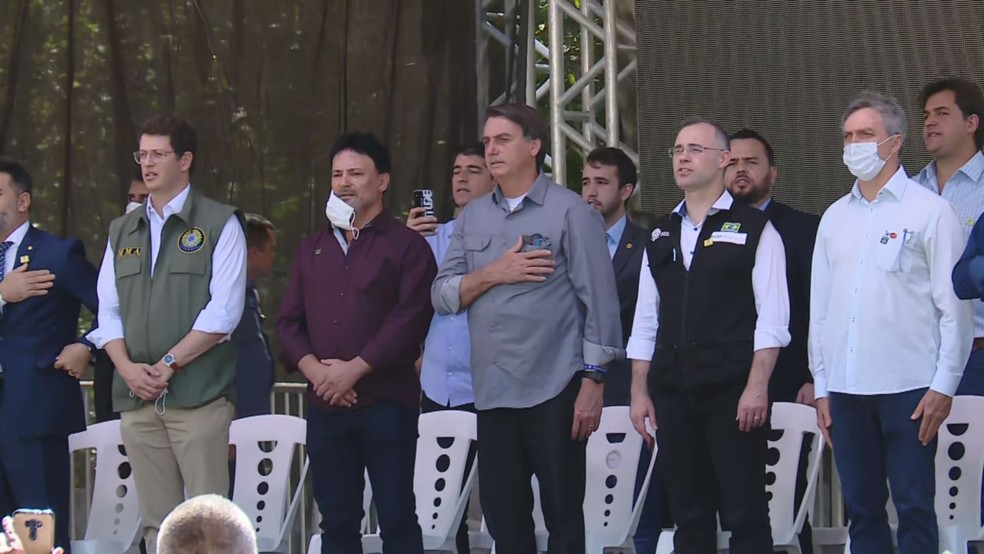 Jair Bolsonaro em Eldorado com Ricardo Salles e André Mendonça