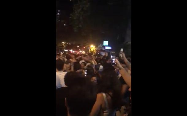 Aglomeração em bares do Leblon na pandemia