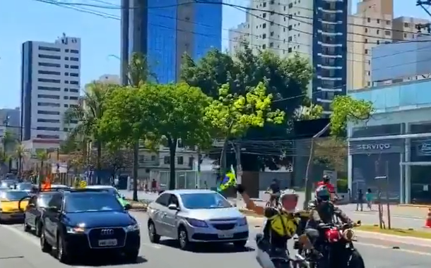 Lavajatistas fazem carreata contra Aras