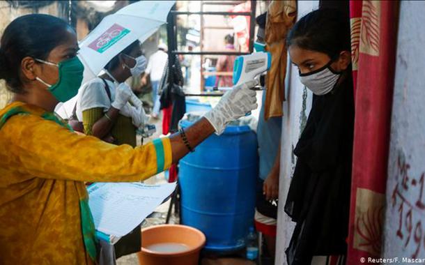 Índia passa o Brasil em número de casos de coronavírus