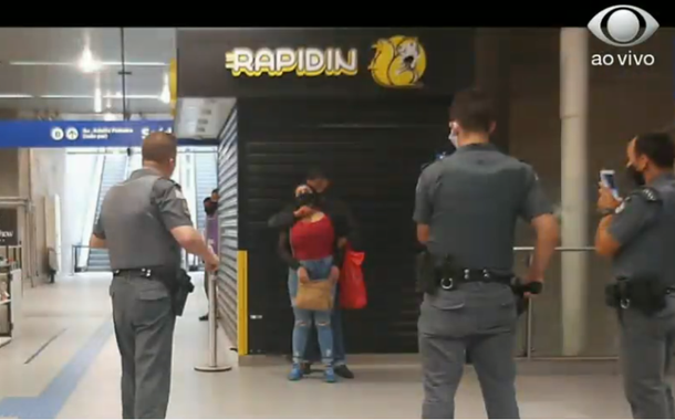 Mulher é refém em metrô de São Paulo