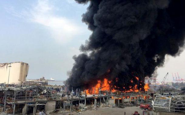 Incêndio atinge porto de Beirute, no Líbano