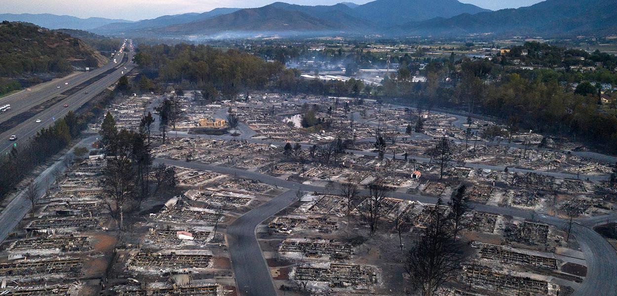 Região de Phoenix, Oregon, devastada pelo fogo