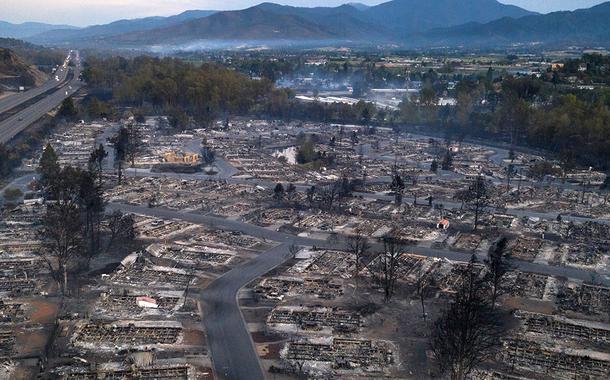 Região de Phoenix, Oregon, devastada pelo fogo