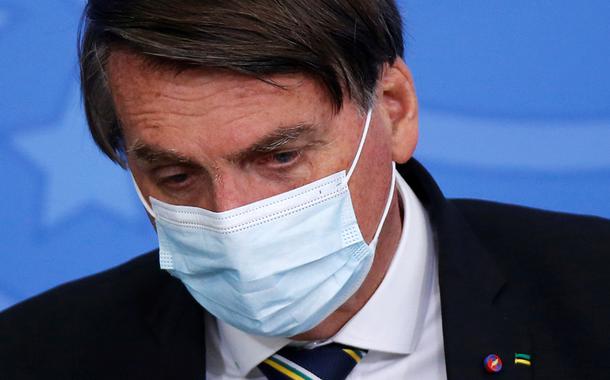 Com quase 130 mil mortos por Covid-19, Bolsonaro diz que Brasil está "praticamente vencendo" a pandemia