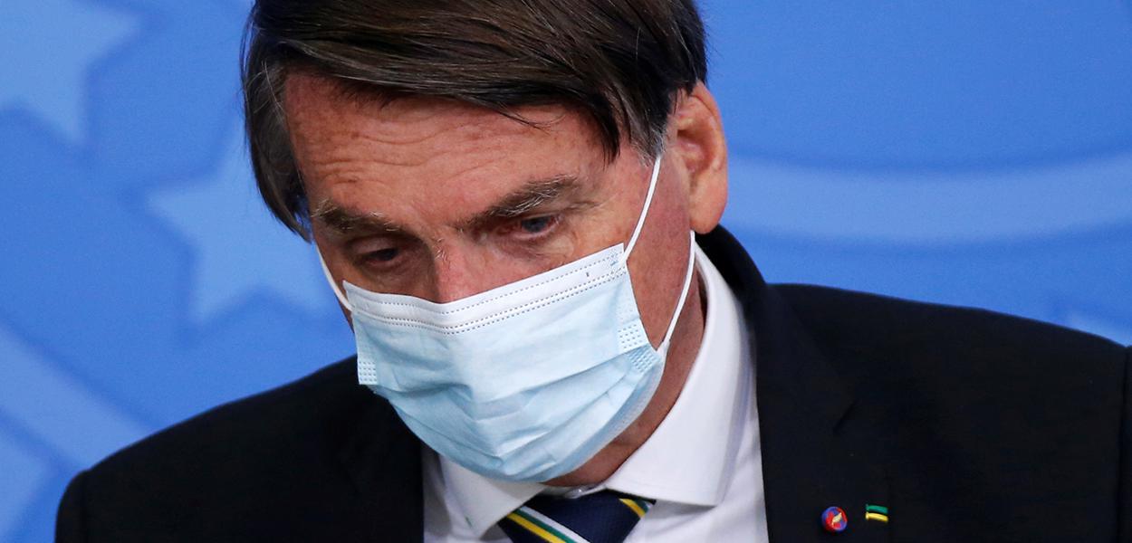 Com quase 130 mil mortos por Covid-19, Bolsonaro diz que Brasil está "praticamente vencendo" a pandemia