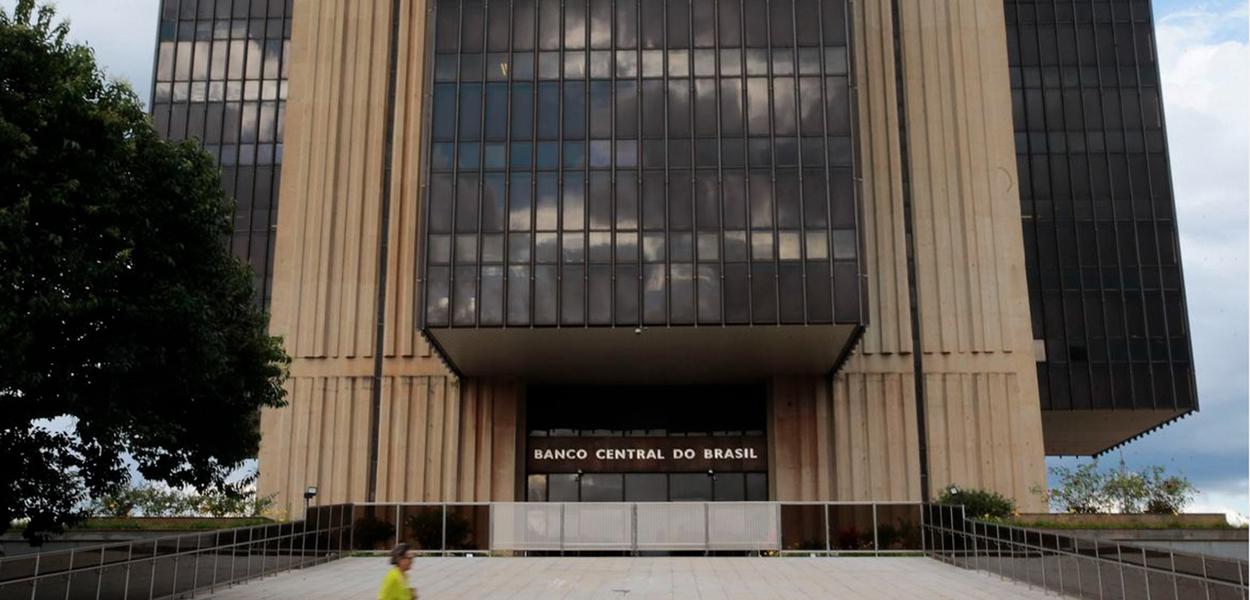 PIB deve cair mais de 5% este ano, aponta nova estimativa