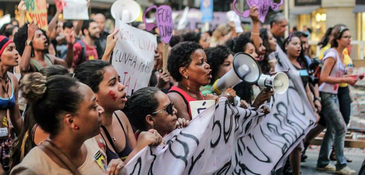 Mulheres negras marcham contra o racismo e a violência em Brasília