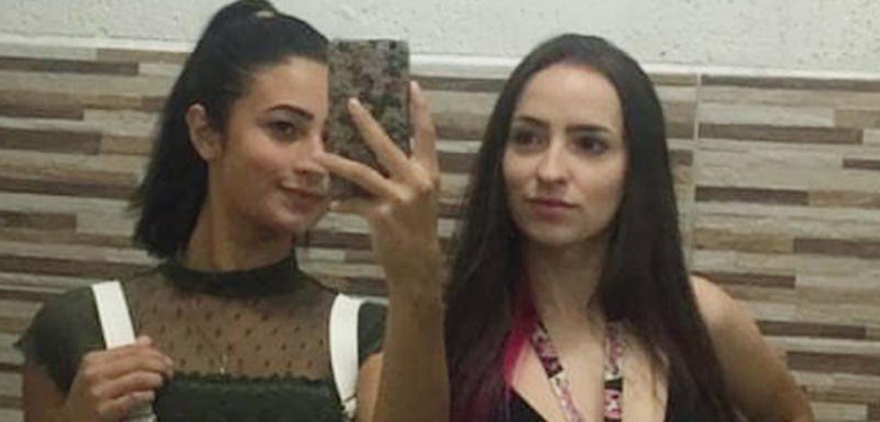 Bruna Vellasquez, de 18 anos, e Monique Almeida, de 19 anos