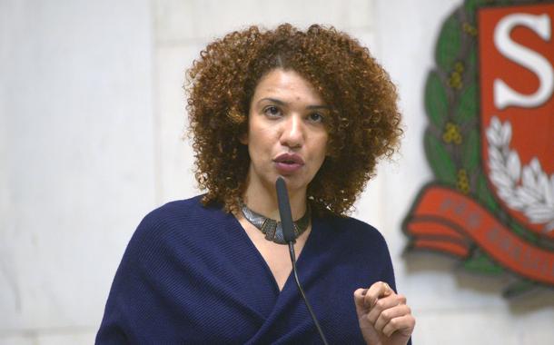 A deputada Mônica, da Bancada Ativista na Alesp