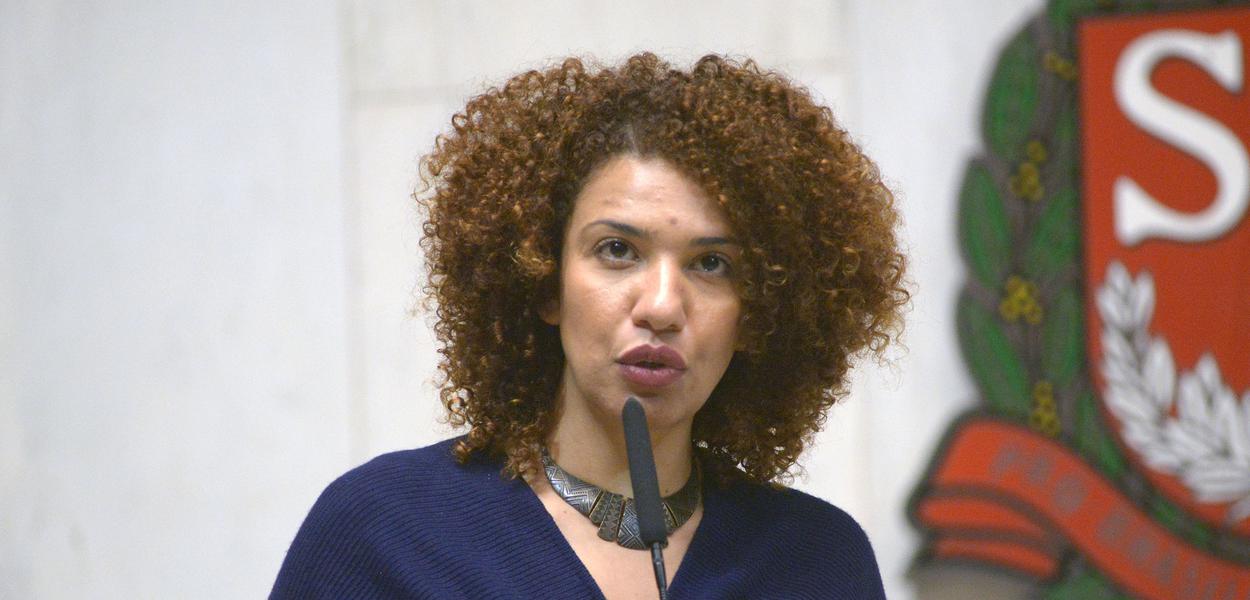 A deputada Mônica, da Bancada Ativista na Alesp