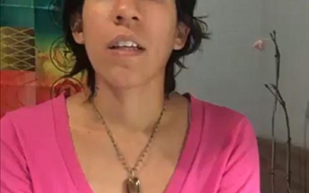 Mãe diz que perdeu a guarda do filho de 1 ano por ser vegana