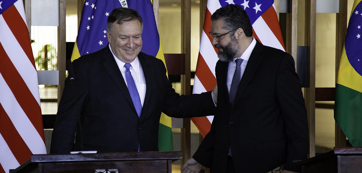 Mike Pompeo e Ernesto Araújo