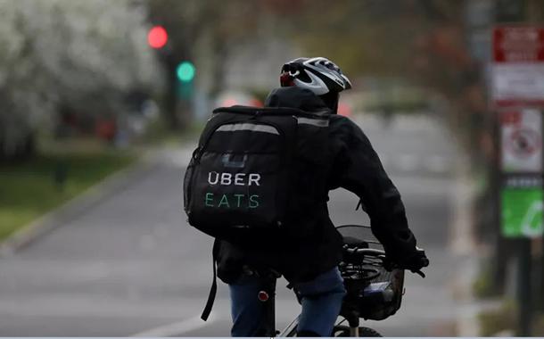 Decisão judicial na Espanha abre caminho para mais direitos trabalhistas dos entregadores de aplicativos