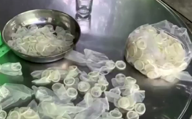 Policia apreende mais de 300 quilos de preservativos usados