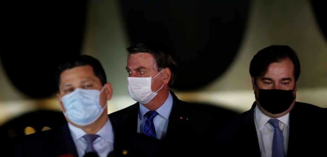 Presidente do Senado, Davi Alcolumbre, Bolsonaro e o presidente da Câmara, Rodrigo Maia
12/08/2020
REUTERS/Adriano Machado