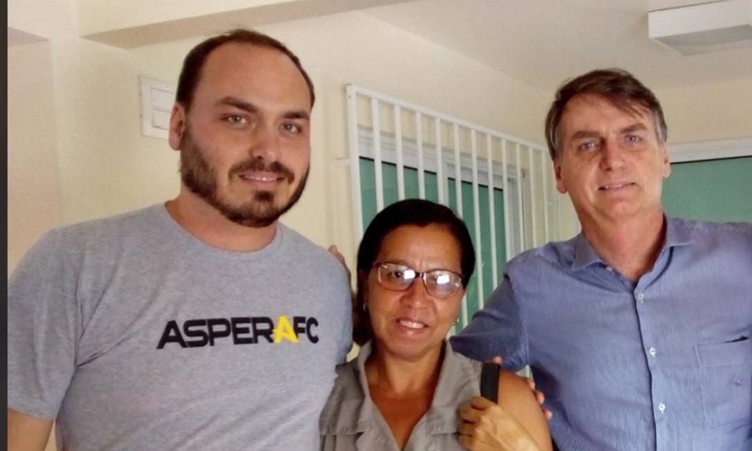 Carlos Bolsonaro, Wal do Açaí e Jair Bolsonaro