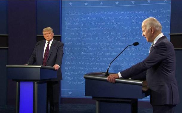 Donald Trump e Joe Biden durante debate em Cleveland