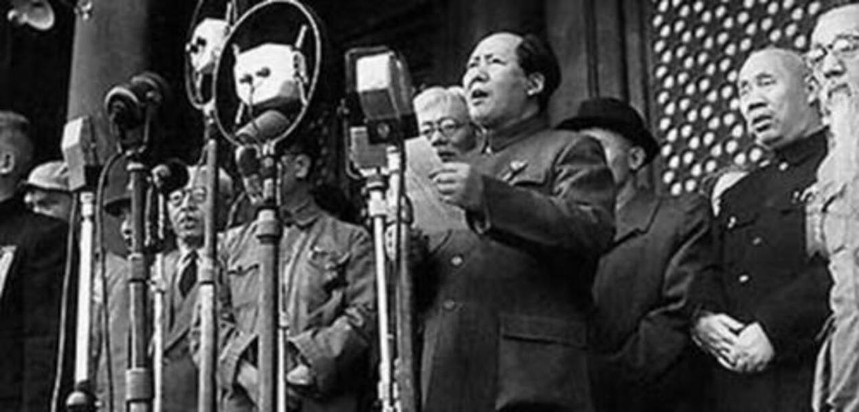 Mao Tsetung proclama fundação da República Popular da China após triunfo da revolução