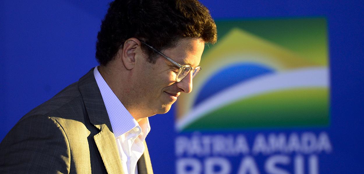 O ministro do Meio Ambiente, Ricardo Salles, durante cerimônia de sanção do projeto de lei (PL 1.095/2019) que aumenta pena para crimes de maus-tratos a animais.