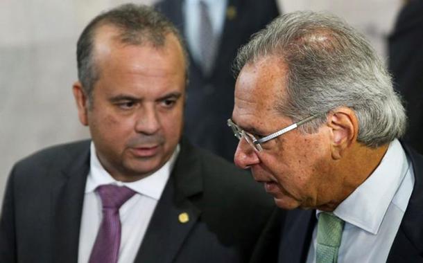 Ministros Rogério Marinho (Desenvolvimento Regional) e Paulo Guedes (Economia)