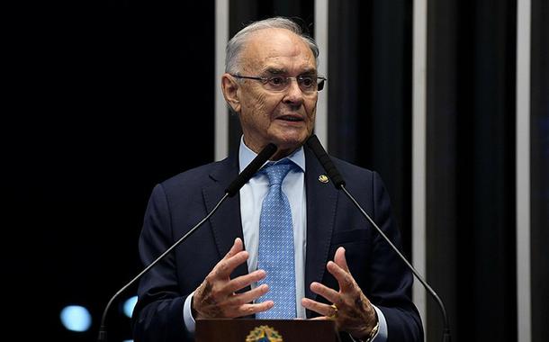 Senador Arolde de Oliveira