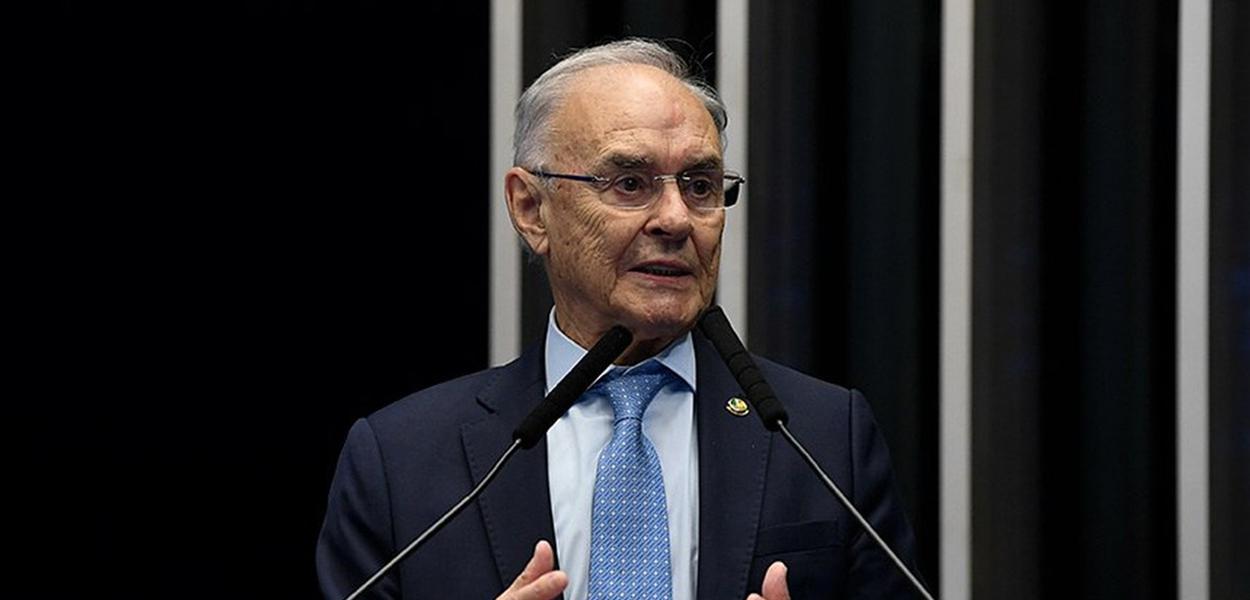 Senador Arolde de Oliveira