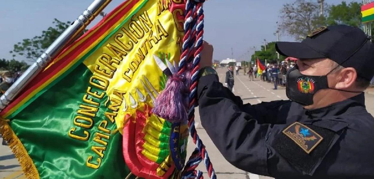 Ditadura boliviana  homenageia militares que assassinaram Che Guevara