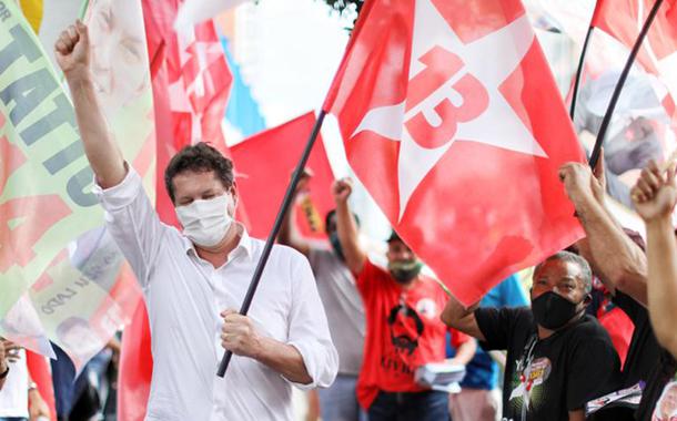 Jilmar Tatto (PT) candidato a prefeitura de São Paulo durante a Carreata na região de Jabaquara e Vila Santa Catarina. 20 de outubro de 2020