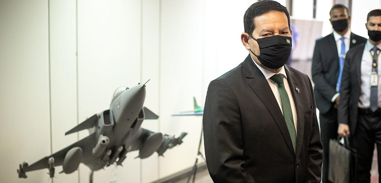 Vice-Presidente da República, Hamilton Mourão, durante visita à Exposição Semana da Asa. 21 de outubro de 2020