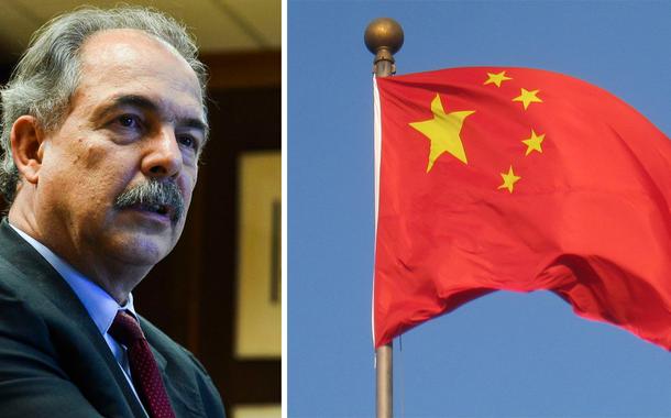 Aloizio Mercadante e bandeira da China