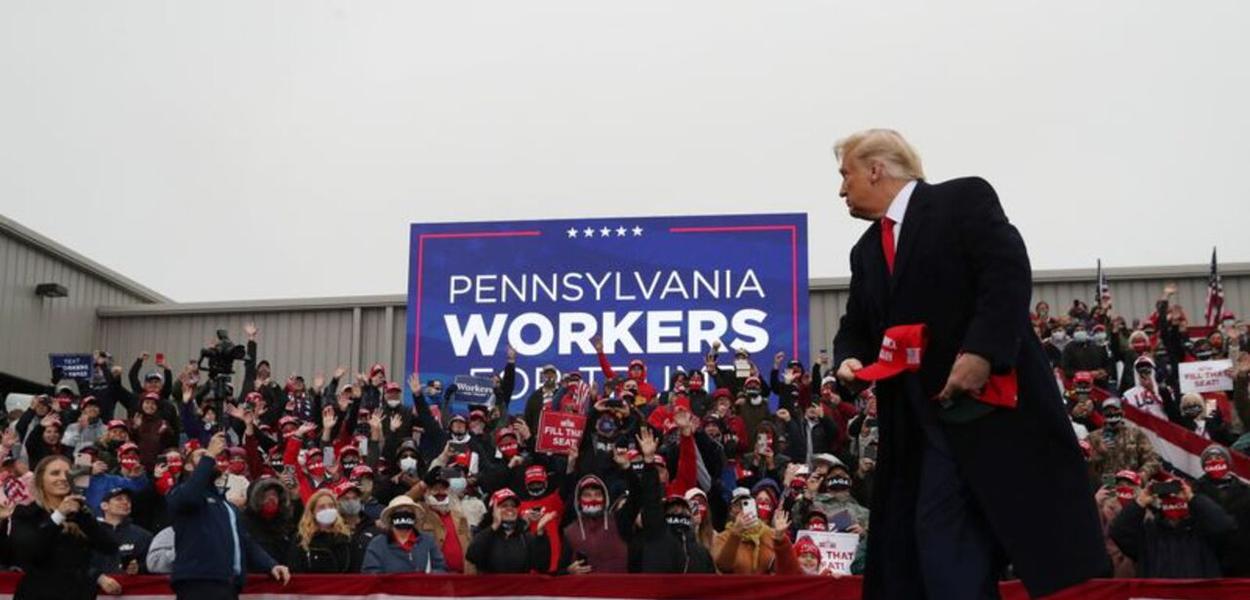 Trump participa de comício em Allentown, Pensilvânia
26/10/2020
REUTERS/Leah Millis