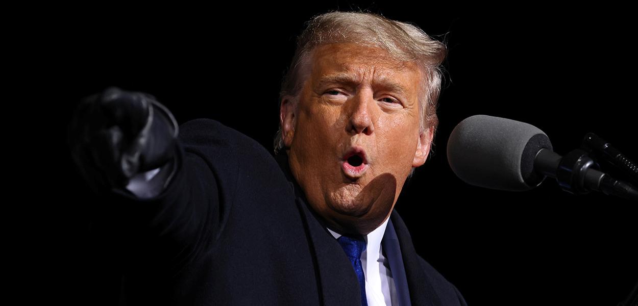 Trump discursa em comício de campanha em Omaha