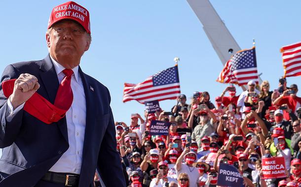 Presidente dos EUA, Donald Trump, durante comício no Arizona. 28/10/2020