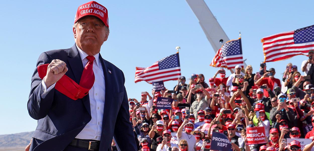 Presidente dos EUA, Donald Trump, durante comício no Arizona. 28/10/2020