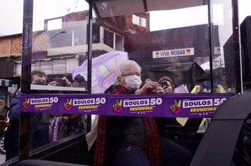Luiza Erundina durante campanha em SP