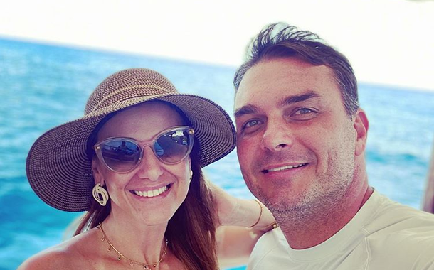 Flavio Bolsonaro e a esposa em Fernando de Noronha